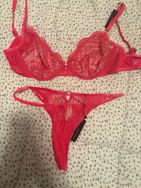 Lounge balcony bra set